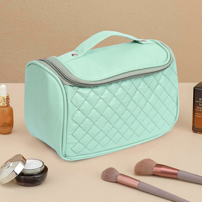 Astute Quilted Ushape Kit - Green Travel Toiletry Kit(Green)
