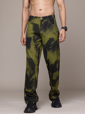 Roadster Straight Fit Men Green Trousers