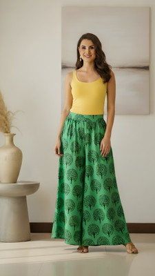 Desi Weavess Women Green Trousers