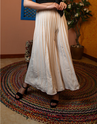 Niyara Flared Women Black Trousers