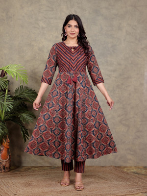Aramya Women Kurta Pant Set