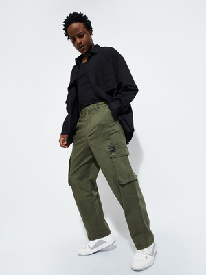MAX URB_N Regular Fit Men Green Trousers