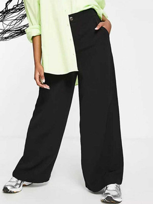 Broadstar Loose Fit Women Black Trousers