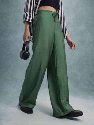 Roadster Relaxed Women Green Trousers