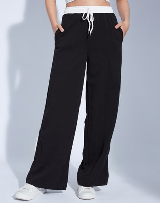 Selvia Relaxed Women Black Trousers