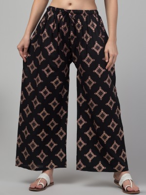 FamBee Flared Women Black Trousers