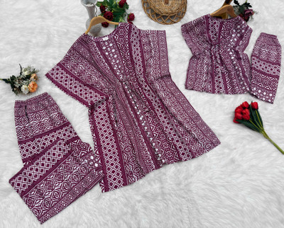 R N FASHION Applique Mother & Daughter Ethnic Twinning Set