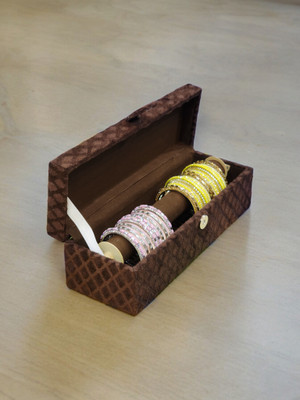 HK Hello Kiddies Premium Red Velvet Bangle Box: Luxurious Storage for Your Precious Collection Special Vanity Box(Brown)