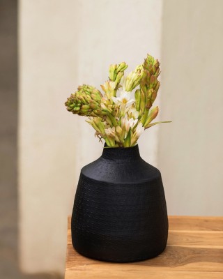 DOMINANTDECOR Beautiful Big Size Black Vase Set of 1 Iron Vase(8 inch, Black)