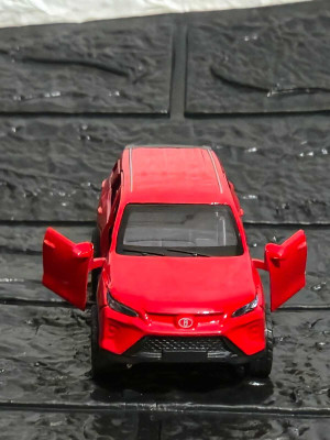 Tinywonders Toyota Fortuner Die-Cast Pull Back Car Sturdy Metal Model Toy Vehicle for Kids00(Multicolor, Pack of: 1)