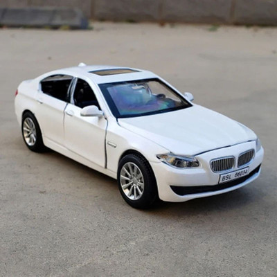 SKBD 132 535i Toy Car Die-cast Metal Car Model Car SKD(White, Pack of: 1)