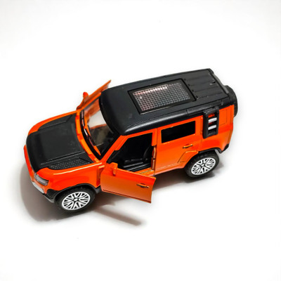 The Flyer's Bay 1:32 Scale DieCast Metal Pull-Back and Openable Doors Land Rover Defender(Orange)