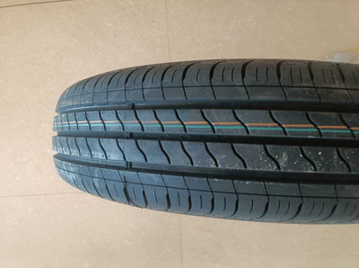 MRF 165/80R14 85T ECOTRED TUBELESS TYRE 4 Wheeler Tyre(165/80R14 TL, Tube Less)