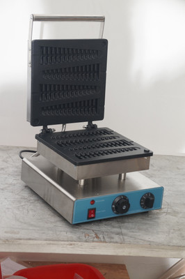 mabtech Corn/Fish Shaped Pancake Electric Waffle Maker