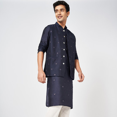 Indus Route by Pantaloons Solid Men Waistcoat