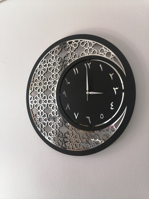 DULZIFY Analog 46 cm X 46 cm Wall Clock(Black, Silver, Without Glass, Standard)