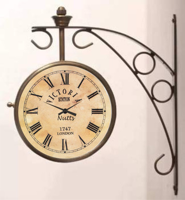 Nutts Analog 20 cm X 20 cm Wall Clock(Brown, With Glass, Standard)