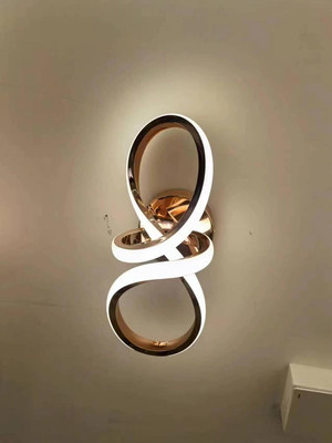 tripping Wallchiere Wall Lamp With Bulb