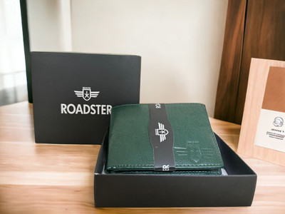 Roadster Men Casual Green Artificial Leather Wallet(4 Card Slots)