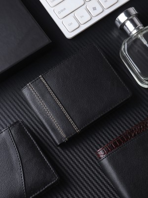 METRONAUT Men Casual, Formal Black Artificial Leather Wallet(5 Card Slots)