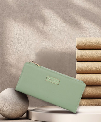 VAN HEUSEN Women Casual Green Genuine Leather Wallet(6 Card Slots)