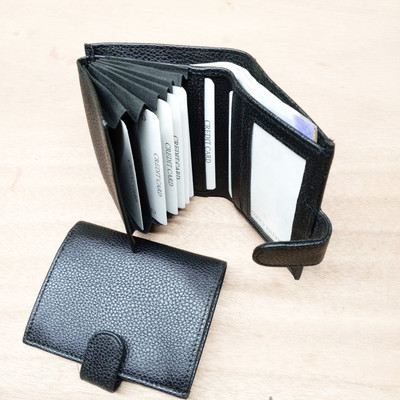 Leant Men Black Artificial Leather Card Holder(8 Card Slots)