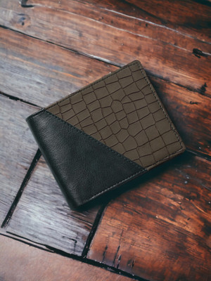 UNCOMMON Men Green Artificial Leather Wallet(5 Card Slots)