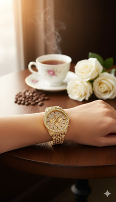 AMSSTYLE BM11 Glamorous Wedding & Party Gold Watch Analog Watch  - For Men & Women