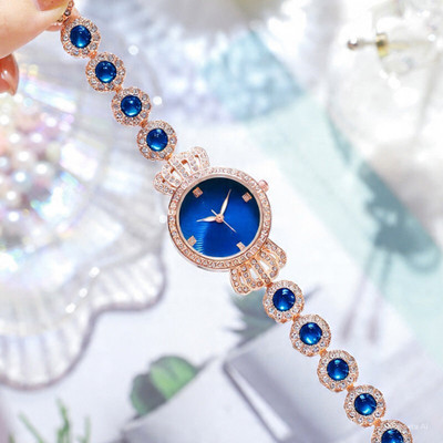 RENAISSANCE TRADERS new queens style traditional look Analog Watch  - For Women