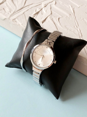 OCTAGON HUB Workwear Quartz Analog White Dial Silver Stainless Steel Strap Watch Workwear Quartz Analog White Dial Silver Stainless Steel Strap Watch Analog Watch  - For Women