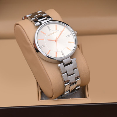 STYLISH GUYS DB Women Atractive Silver Color Luxury Trending Watch Analog Watch  - For Women