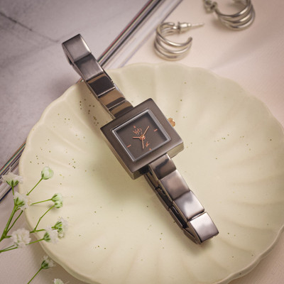 Fastrack Vyb Successor Analog Watch  - For Women