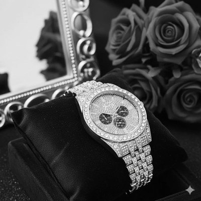 LEATHERTONE RR2 Premium Crystal-Studded Fashion Wristwatch Analog Watch  - For Men & Women