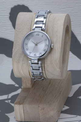 Rizino New Collection Exclusive Designer Dial Fancy Metal Chain Belt New Collection Exclusive Designer Dial Fancy Metal Chain Belt Analog Watch  - For Girls