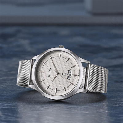 Titan Titan Karishma Radiance-2.0 Titan KARISHMA RADIANCE-2.0 Analog Watch  - For Men