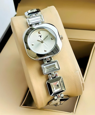 Daniel Radcliffe DRW0032 Women Atractive Silver Color Luxury Trending Watch Analog Watch  - For Women