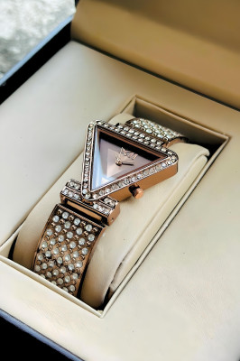 Daniel Radcliffe DRW0033 Triangle Diamond Fitted Gorgeous Analog Watch  - For Women
