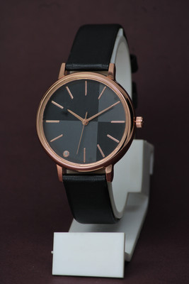 VIRAKTI New Fancy Style Single Diamond Designer Dial Case With Leather Belt New Fancy Style Single Diamond Designer Dial Case With Leather Belt Analog Watch  - For Girls