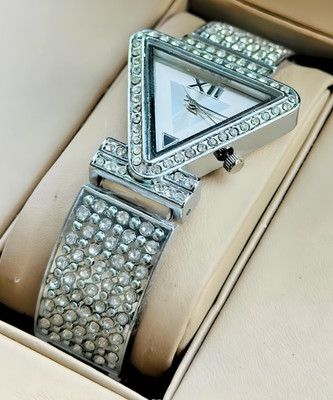 Daniel Radcliffe DRW0033 Triangle Diamond Fitted Gorgeous Analog Watch  - For Women
