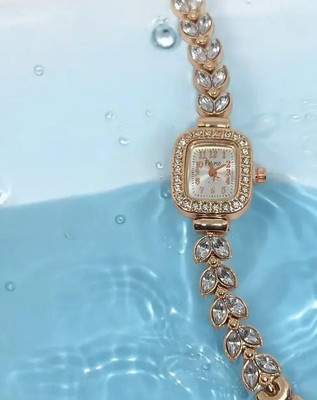 Glowme Forme forme woman analog chain breclet watch Analog Watch  - For Women
