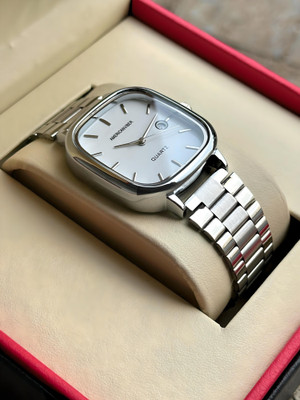 Americanviber AVM0031 UNISEX Date Function Working Free Size Adjutable Chain Lock Premium Quality Analog Watch  - For Men