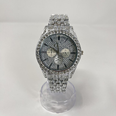 DAENTERPRISES New Trending Silver Diamond Dial and Diamond Stainless Steel Chain Watch Analog Watch  - For Girls
