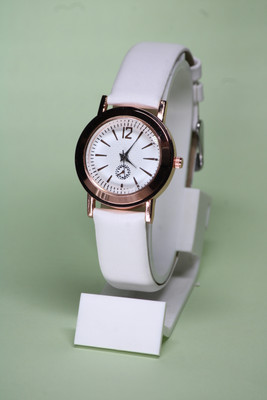 DSQUAR Attractive small dial premium quality fancy leather belt Analog Watch  - For Girls