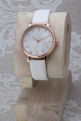 ZANZEER Best Quality Festive Season Simple Designer Round Dial Attractive Leather Belt Best Quality Festive Season Simple Designer Round Dial Attractive Leather Belt Analog Watch  - For Girls