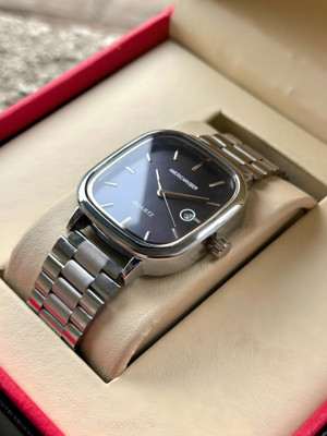 Americanviber AVM0031 UNISEX Date Function Working Free Size Adjutable Chain Lock Premium Quality Analog Watch  - For Men