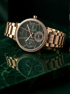 Titan NQ95058WM01 Purple SS'17 -Ladies Analog Watch  - For Women