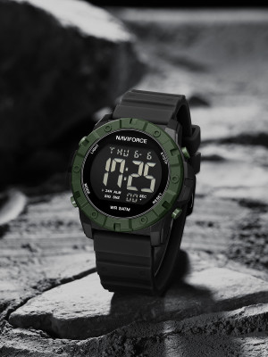 NAVIFORCE NF7110 Black& Green LCD Display Trendy Silicone Waterproof Digital Watch  - For Men
