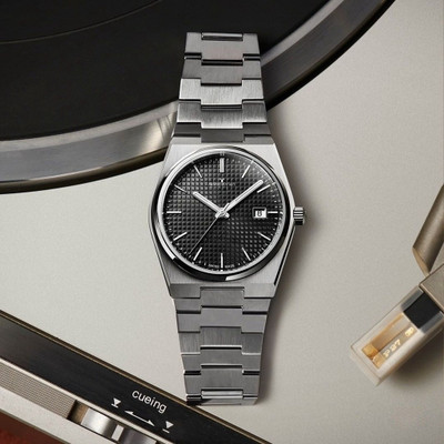 Americanviber DRMPE0011 Adjustable Free Size Lock Date Function Working Smooth Quality Analog Watch  - For Men