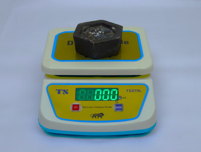 Skeisy NEW OFF-WHITE ts-570L-power up to-30kgx1gm and load indicator laser green Weighing Scale(off-White)