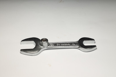 De Neers Oxygen Cylinder Key (18x28mm) DN_O2-CYL_KEY_18x28mm_4PCS Double Sided Speciality(Pack of 4)